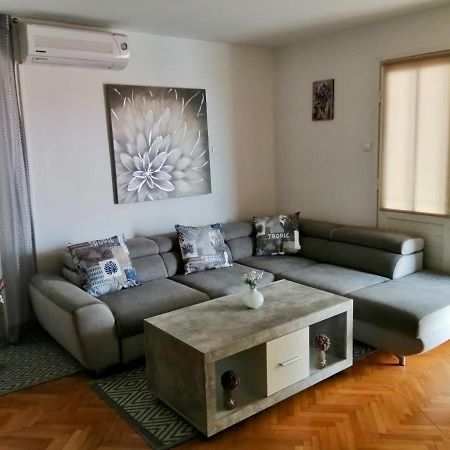 Apartment & Rooms Laura Brela Luaran gambar