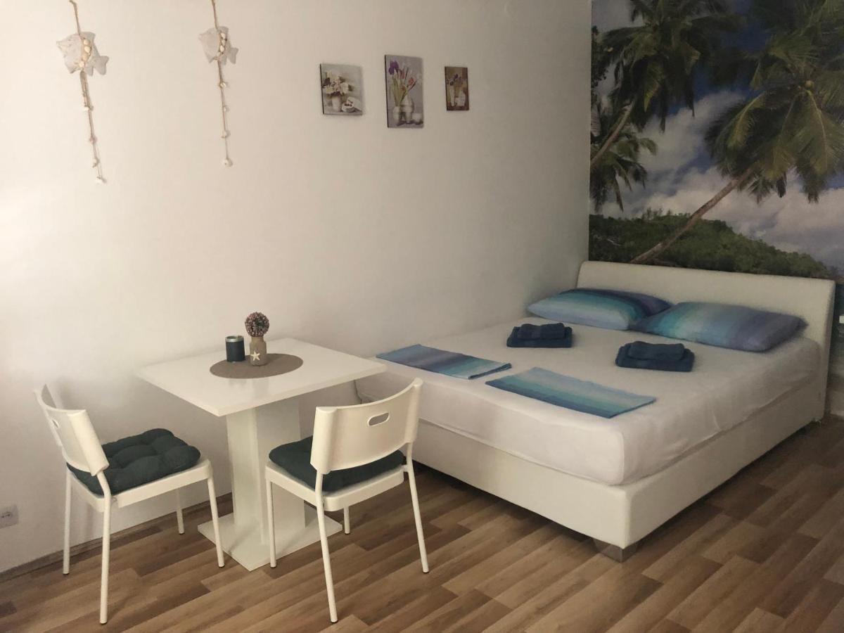Apartment & Rooms Laura Brela Luaran gambar