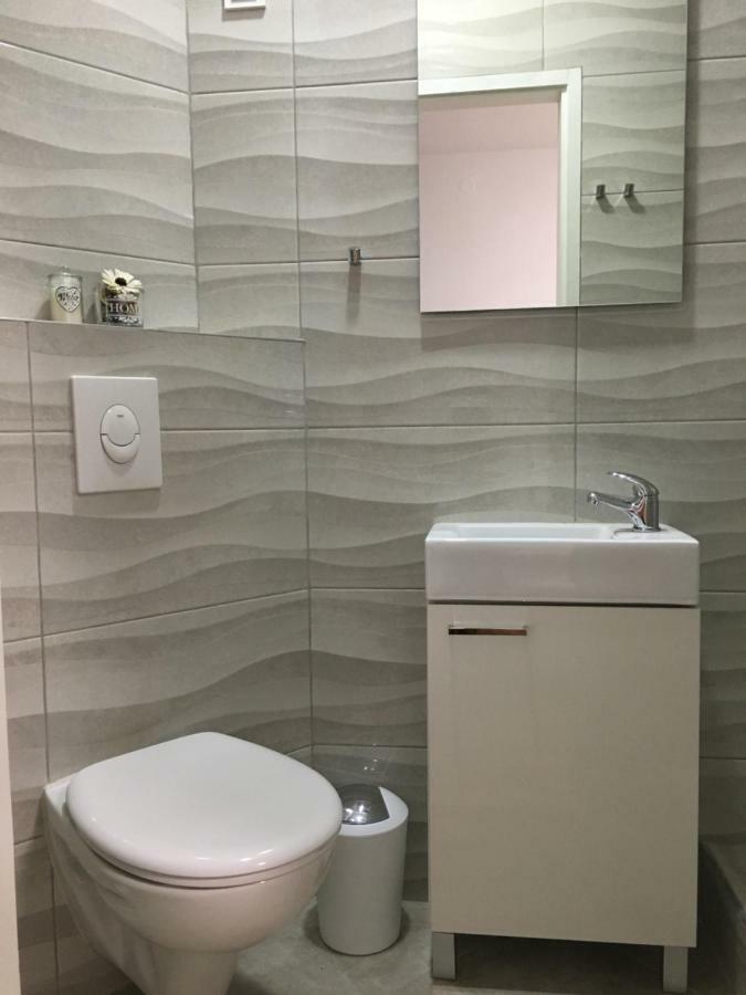 Apartment & Rooms Laura Brela Luaran gambar