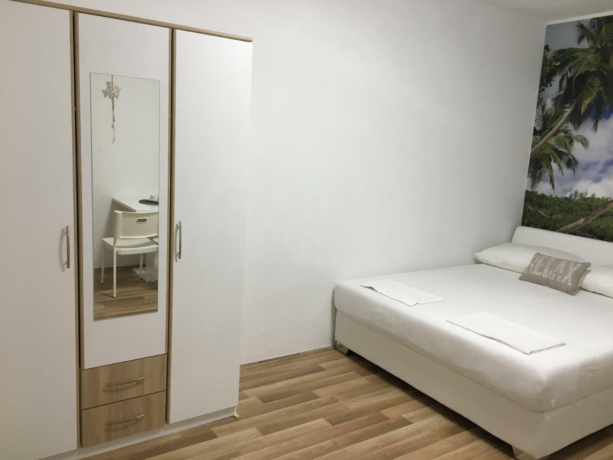 Apartment & Rooms Laura Brela Luaran gambar
