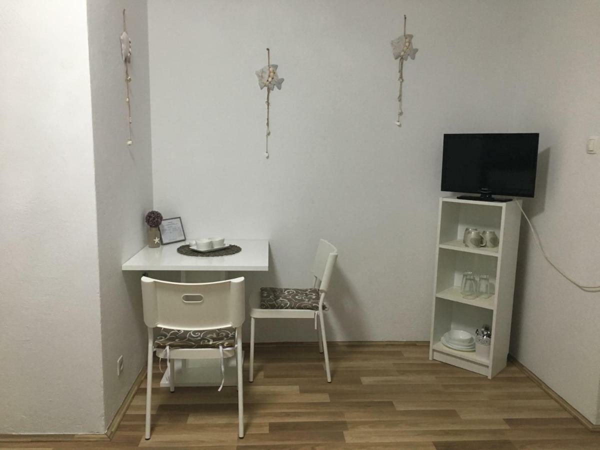Apartment & Rooms Laura Brela Luaran gambar