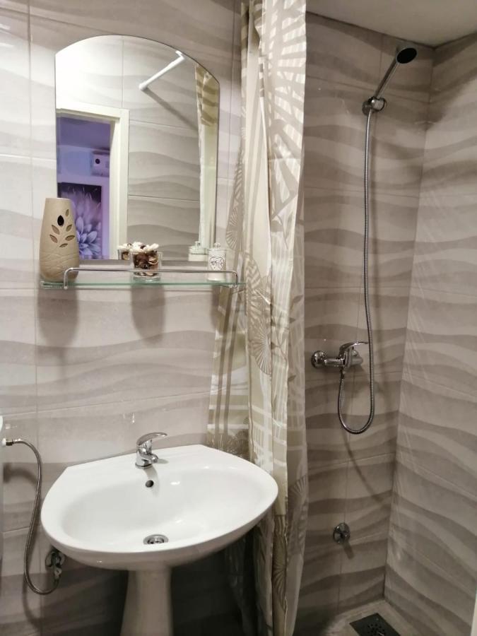 Apartment & Rooms Laura Brela Luaran gambar